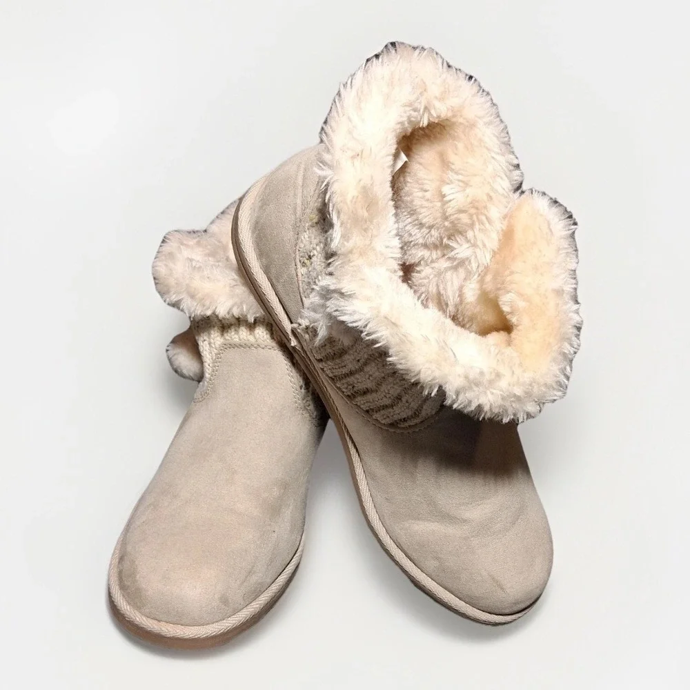 Arizona Jean Co AZ ICY Tan Knit Faux Fur Pom Pom Ankle Boots Womens Size 9M